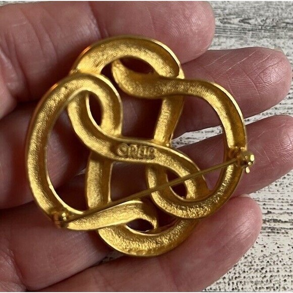 Vintage P.E.P. Celtic Knot Gold Tone Brooch Pin Erwin Pearl Signed - Picture 5 of 5